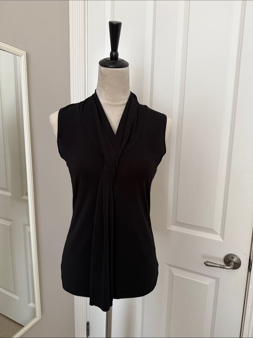 Premise Black Sleeveless Fitted Tie Front Blouse size Sm - No Iron